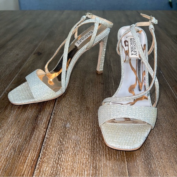 Badgley Mischka Silver Strappy Sandals Dainty 8 Elegant Dress Heel Evening Prom - Picture 4 of 11